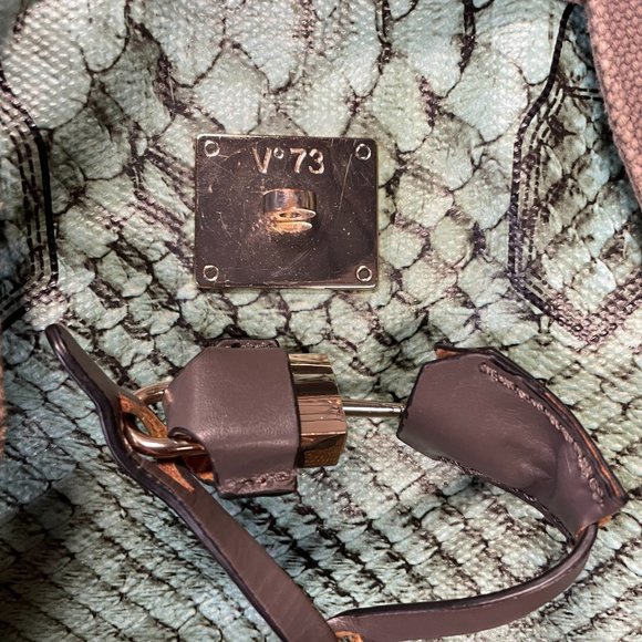 V 73 Gold-tone Lock with Gray Case and Hanging Strap - Picture 3 of 10